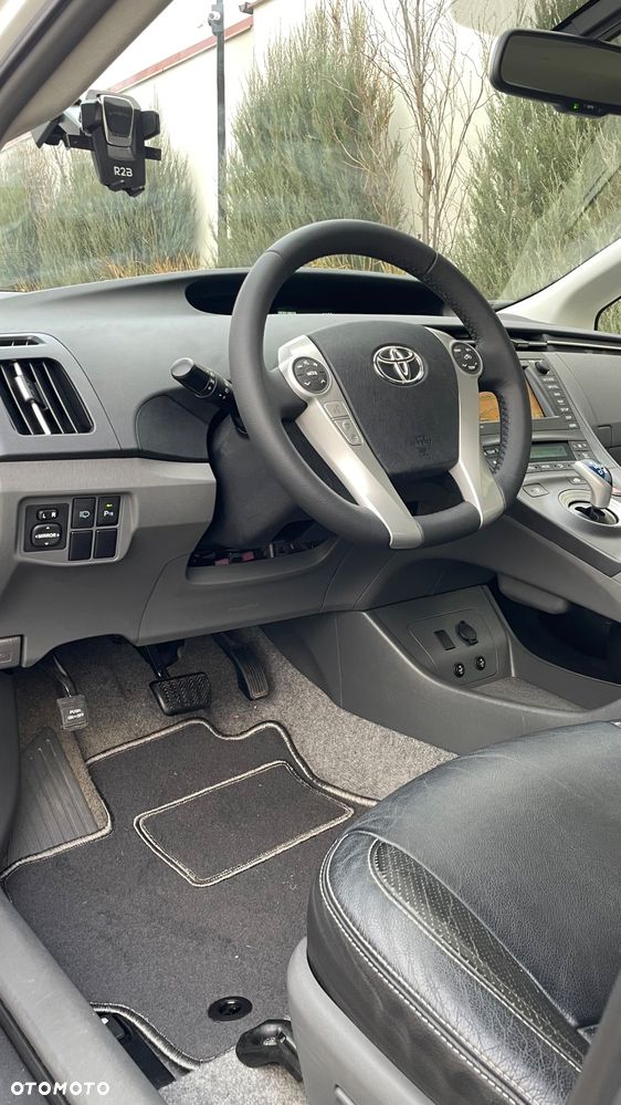 Toyota Prius 1.8 HSD Premium - 21