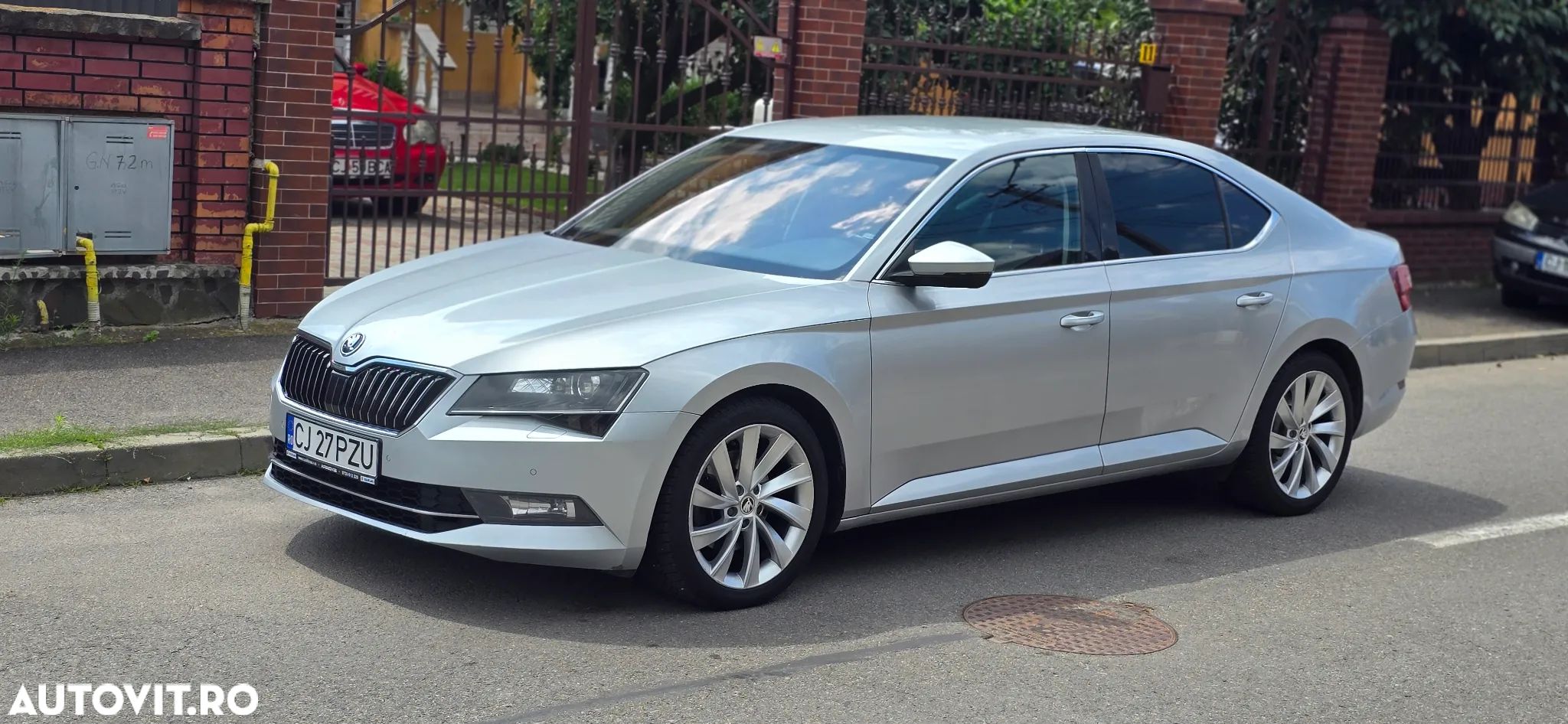 Skoda Superb 2.0 TDI DSG Style - 1