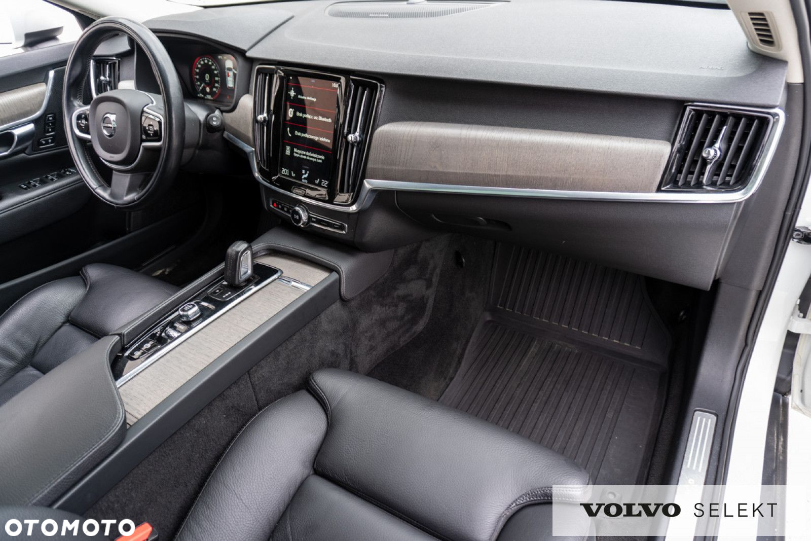 Volvo V90 Cross Country - 17