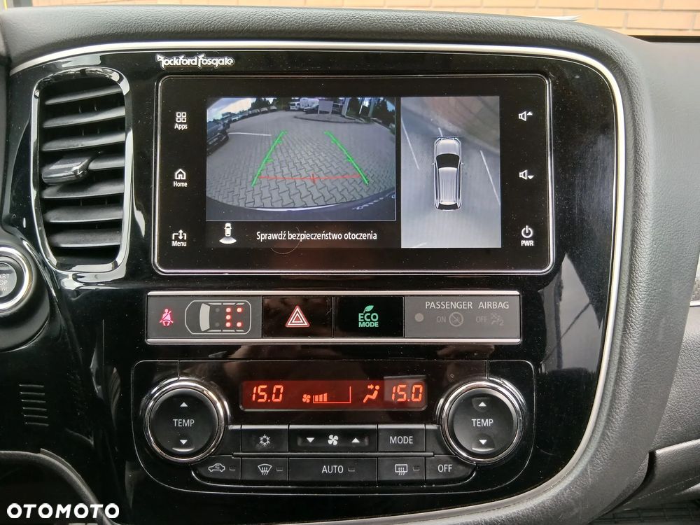 Mitsubishi Outlander 2.0 Instyle + 4WD CVT - 19
