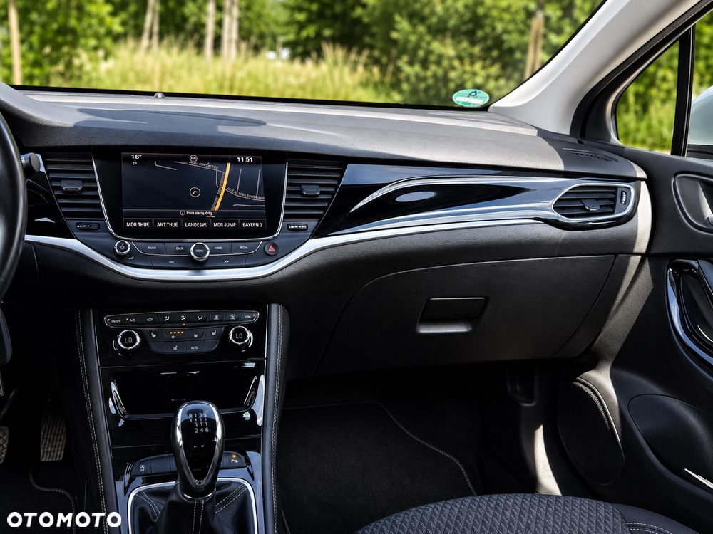Opel Astra 1.4 T Dynamic S&S - 17