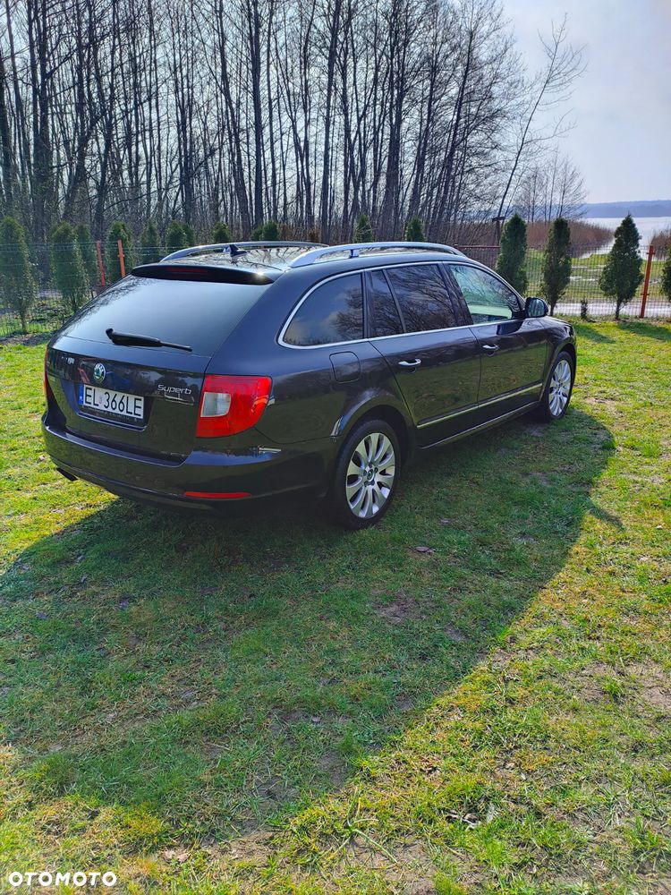Skoda Superb 2.0 TDI Elegance DSG - 6