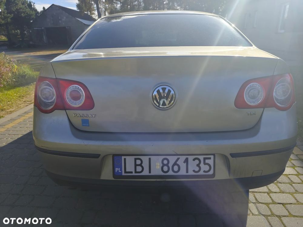 Volkswagen Passat - 3