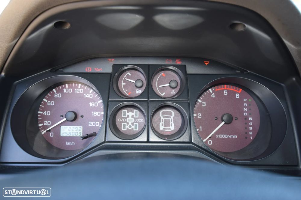 Mitsubishi Pajero - 17