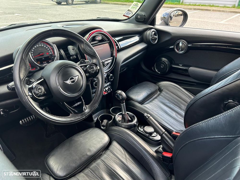 MINI Cabrio John Cooper Works Auto Desportiva - 18