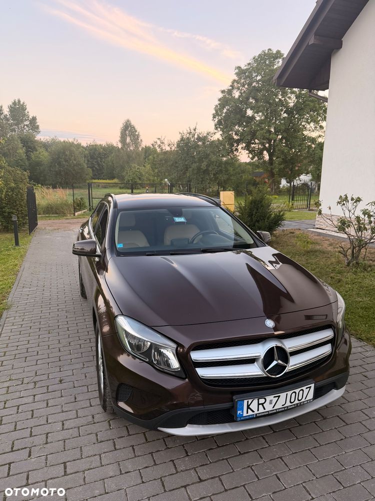 Mercedes-Benz GLA - 1