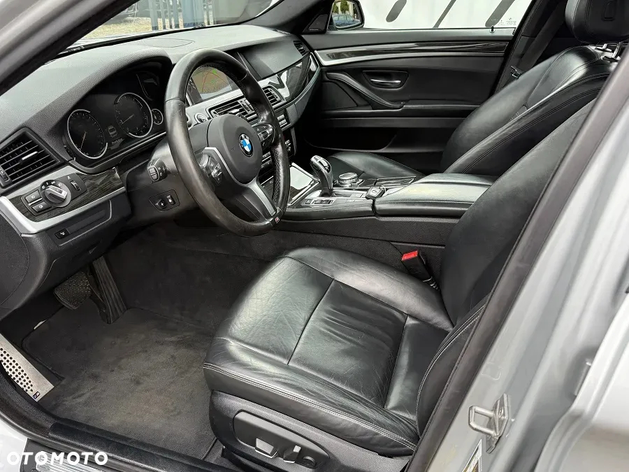 BMW Seria 5 528i xDrive - 17