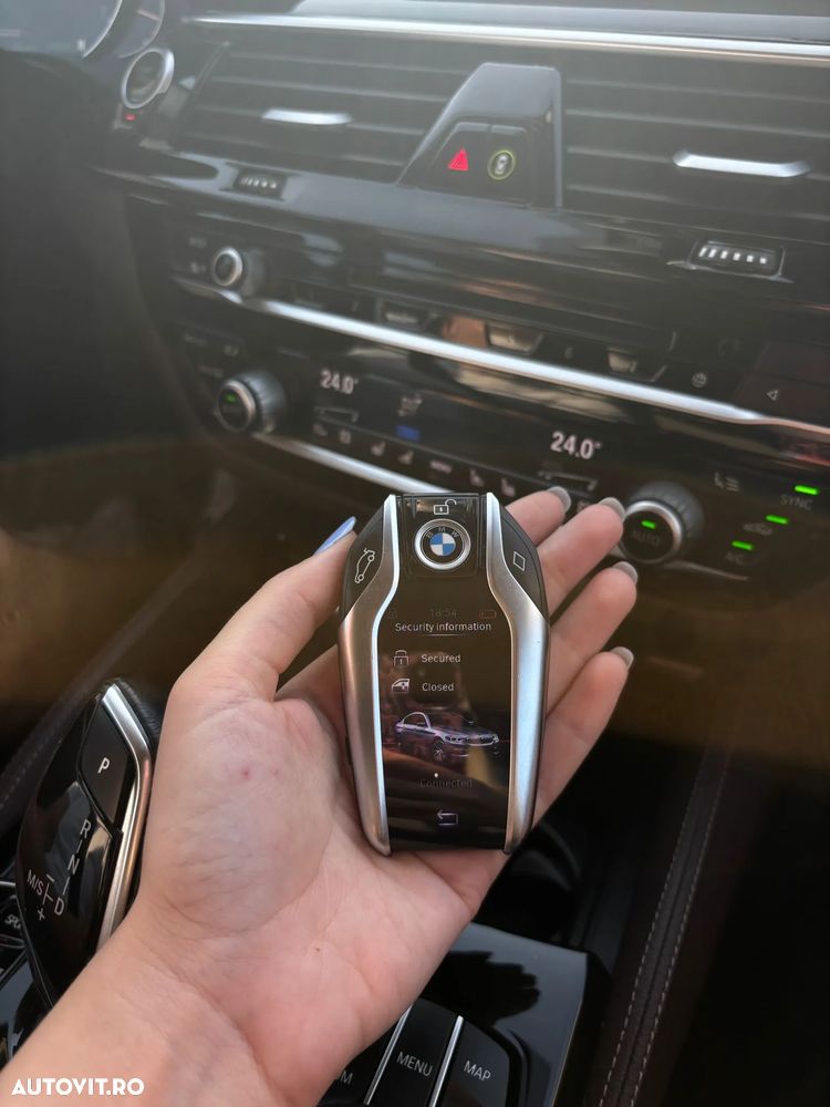 BMW Seria 5 540i xDrive AT - 26