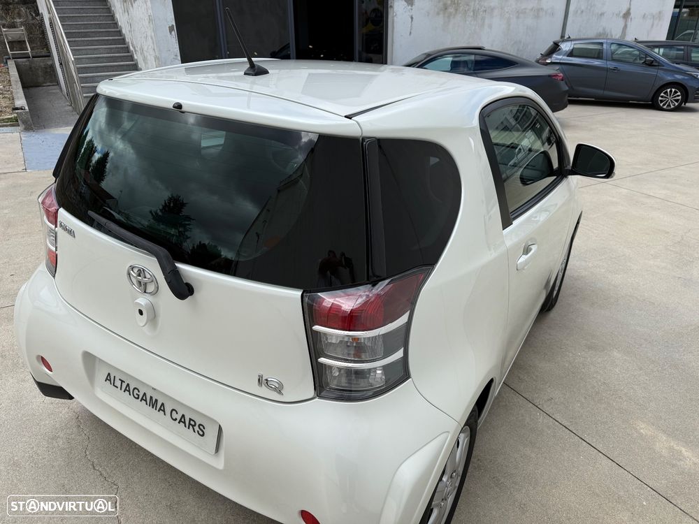 Toyota iQ 1.4 D-4D 2 EP - 11