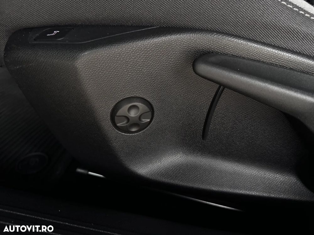 Opel Astra 1.2L Turbo Start/Stop AT8 Elegance - 31