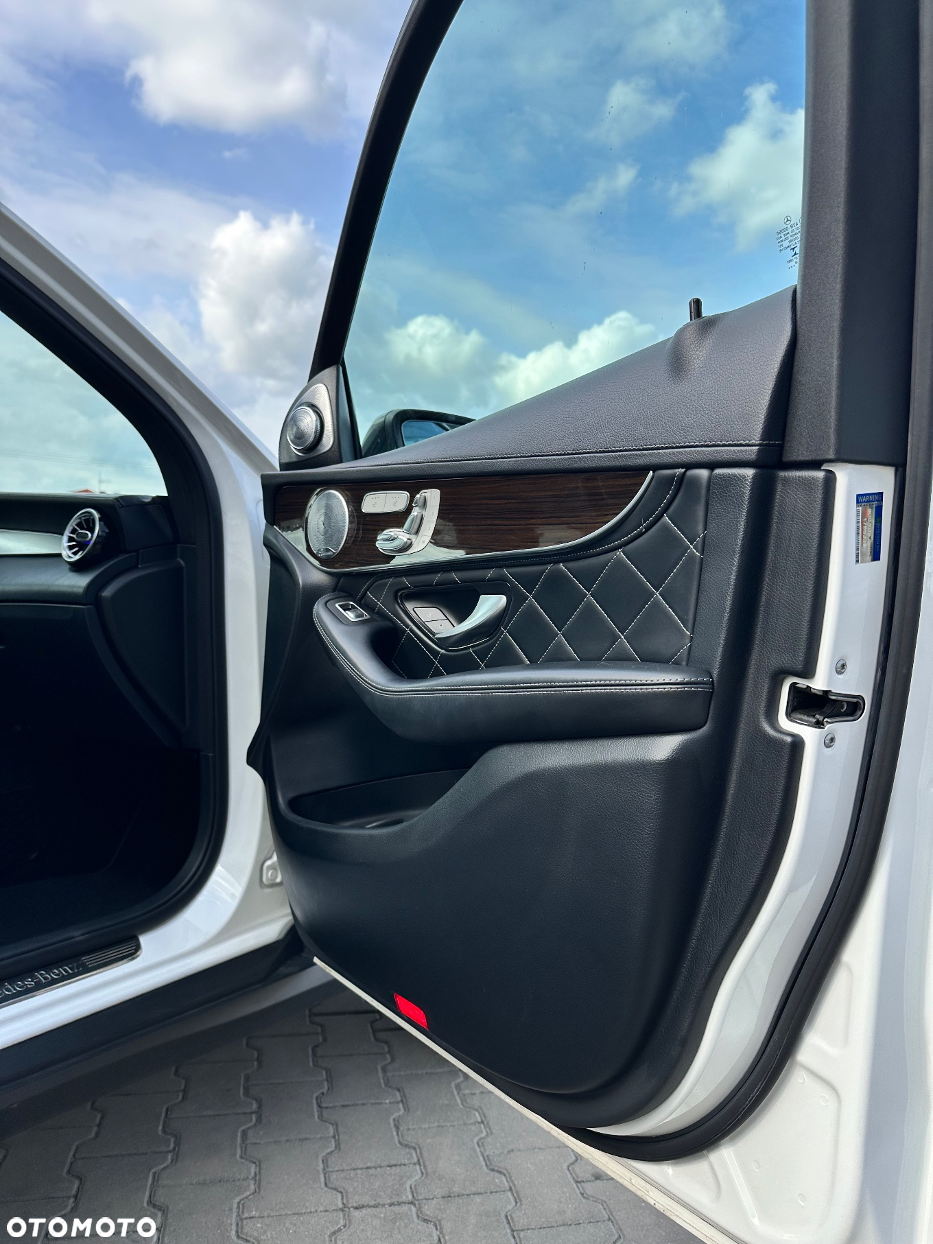 Mercedes-Benz GLC 300 4Matic 9G-TRONIC AMG Line - 8