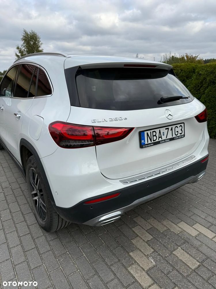 Mercedes-Benz GLA - 10