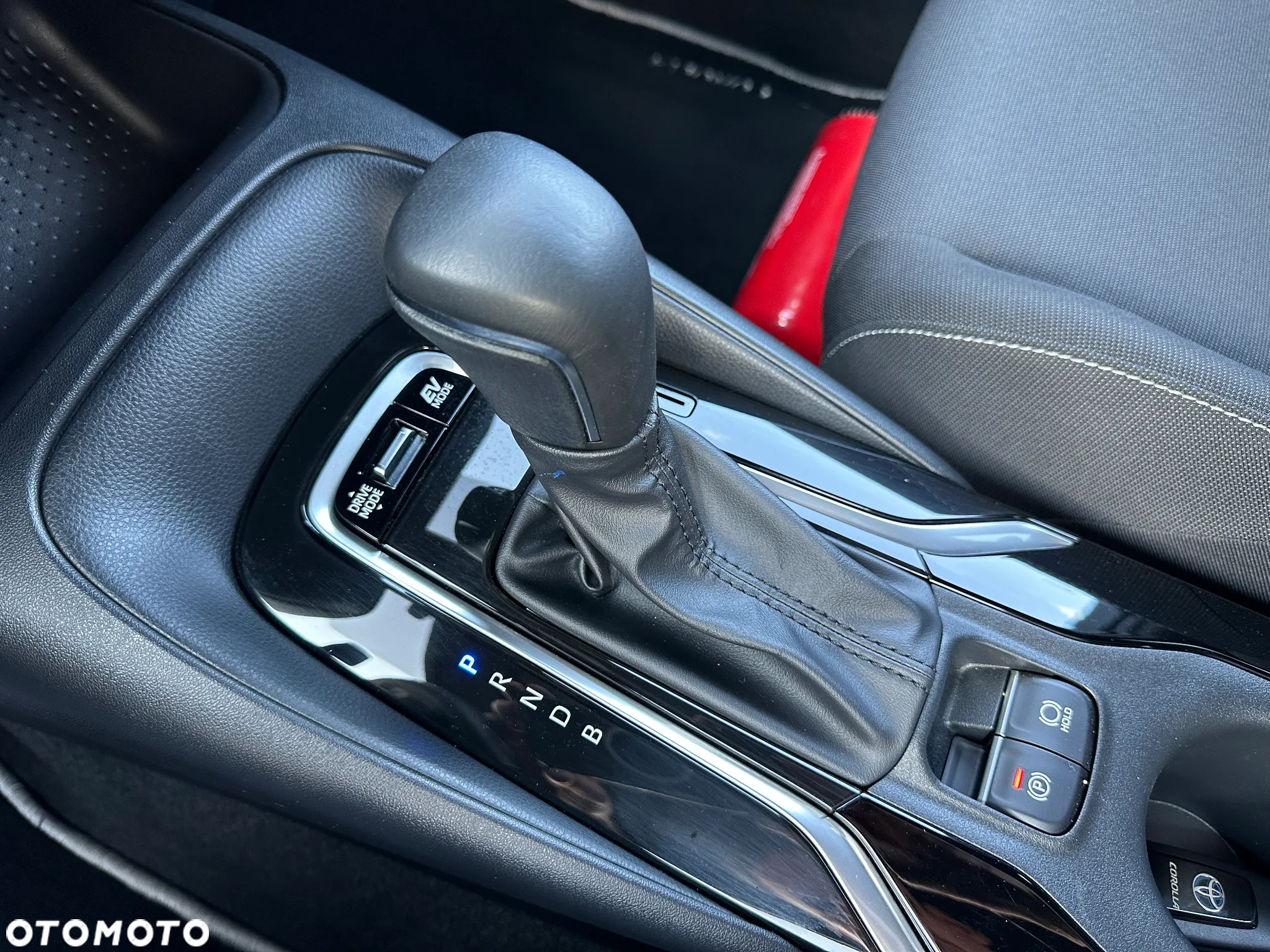 Toyota Corolla 1.8 Hybrid - 34
