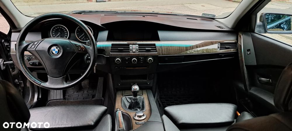 BMW Seria 5 525i - 12