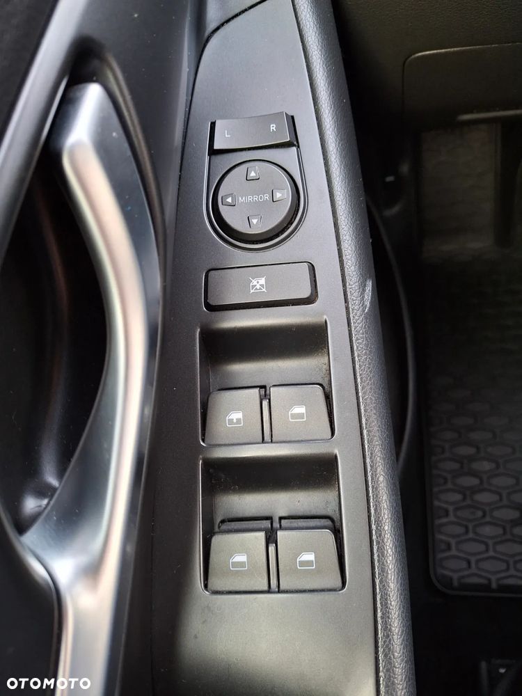Hyundai i30 1.5 DPI Classic + - 21