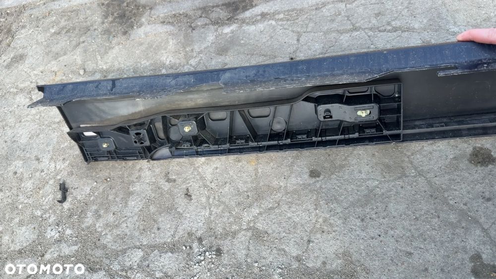BMW 7 G11 G12 LISTWA PROGOWA PRAWA 7411812 - 7