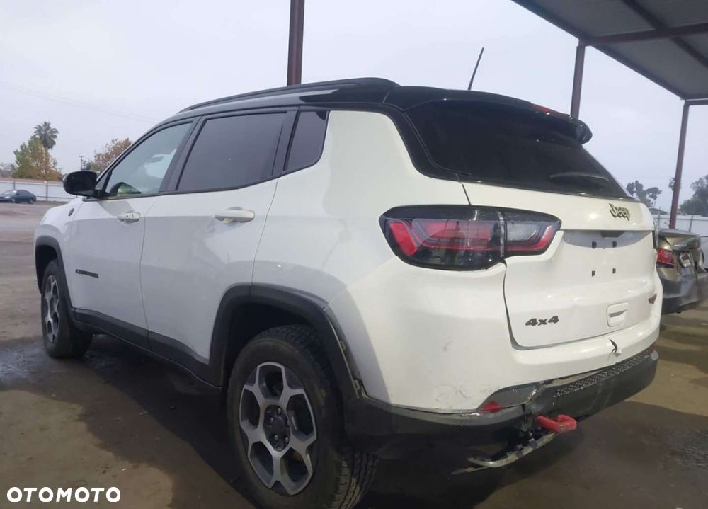 Jeep Compass - 4