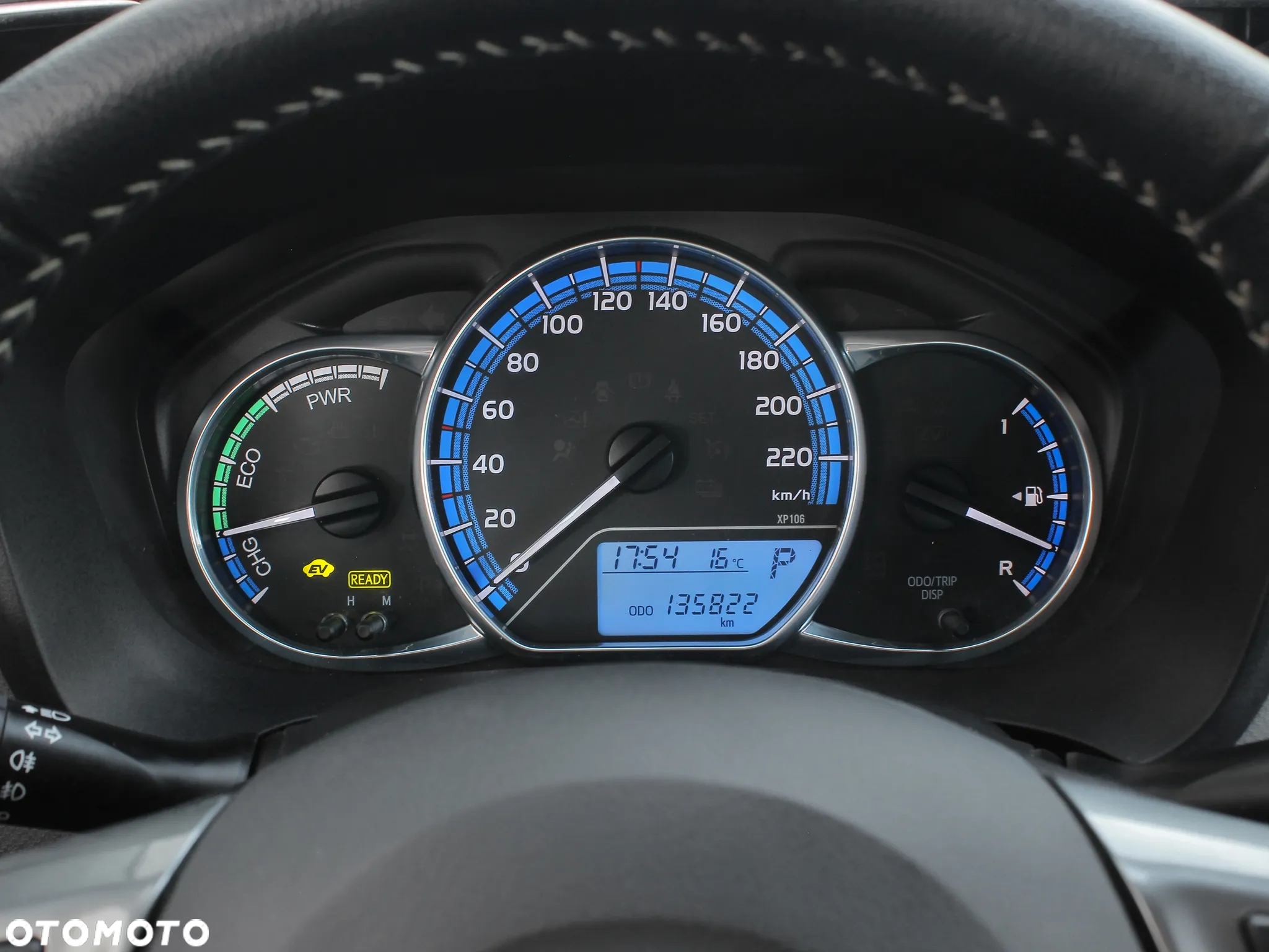 Toyota Yaris Hybrid 100 Premium - 24