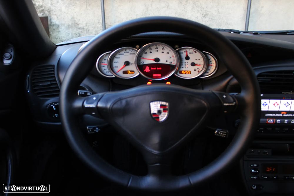 Porsche 911 (996) Turbo - 32