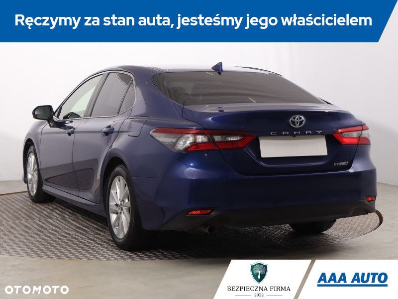 Toyota Camry - 6