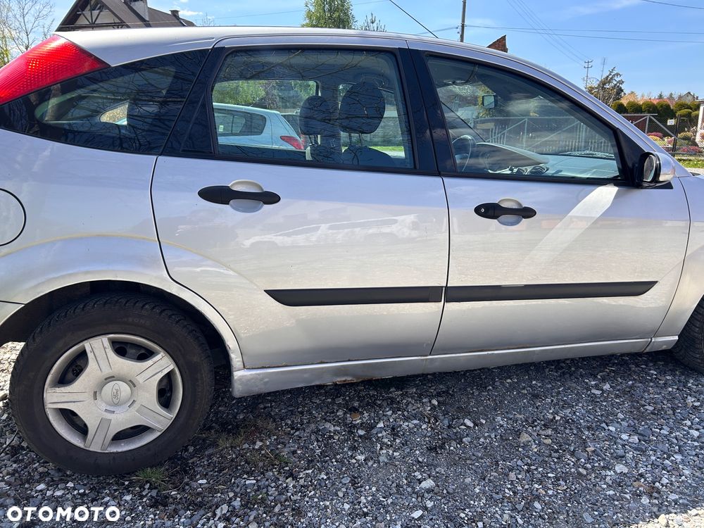 Ford Focus 1.6 Ambiente - 3
