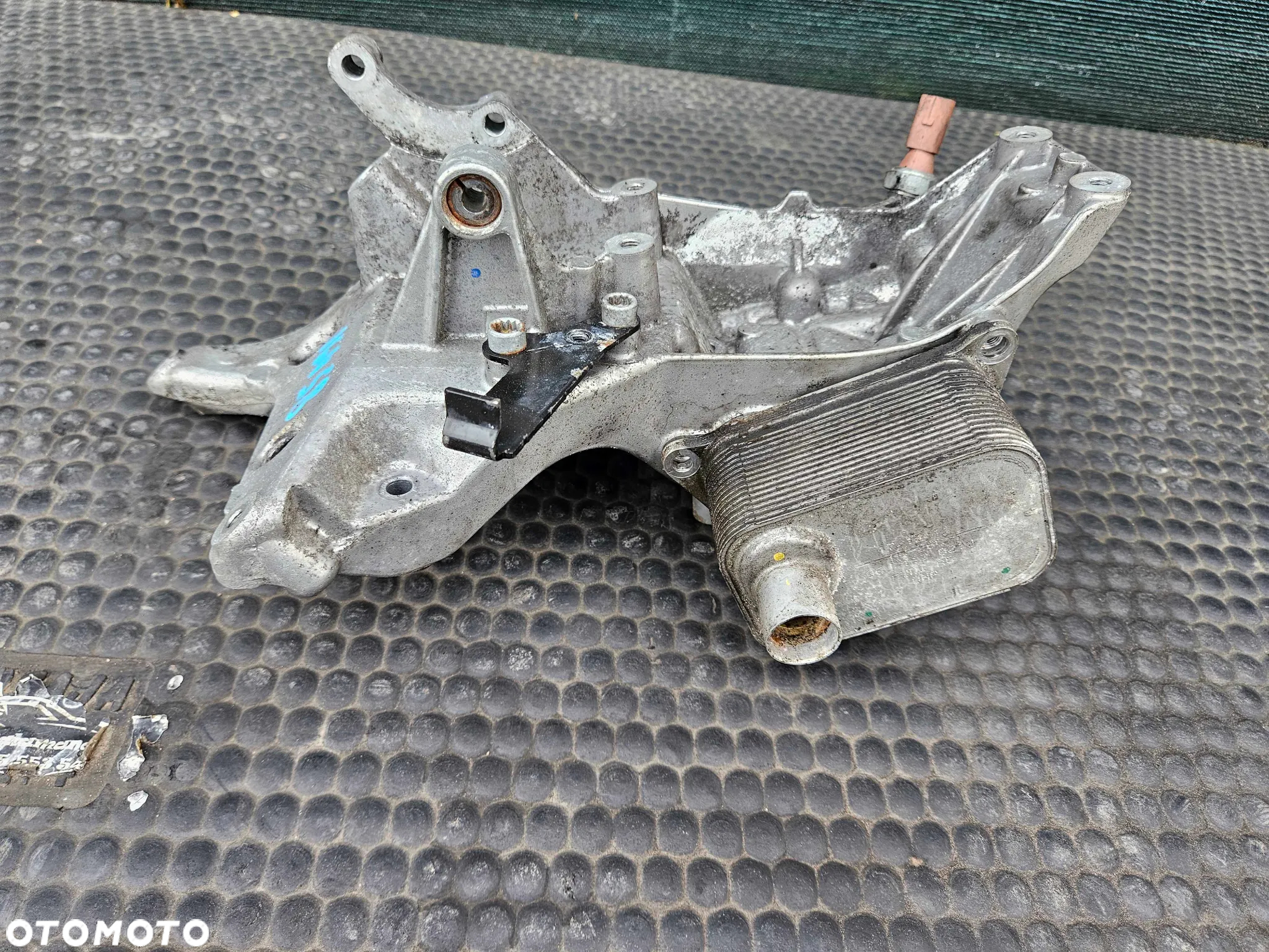 Podstawa 06H903143H 06J117021J Filtra Oleju Chlodniczka Lapa Wspornik Alternatora 1.8 2.0 TFSI AUDI A4 B8 A5 A3 VW - 3