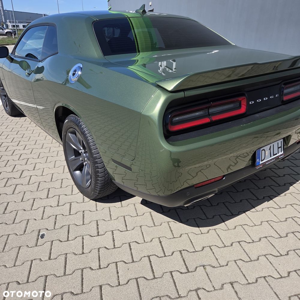 Dodge Challenger - 6