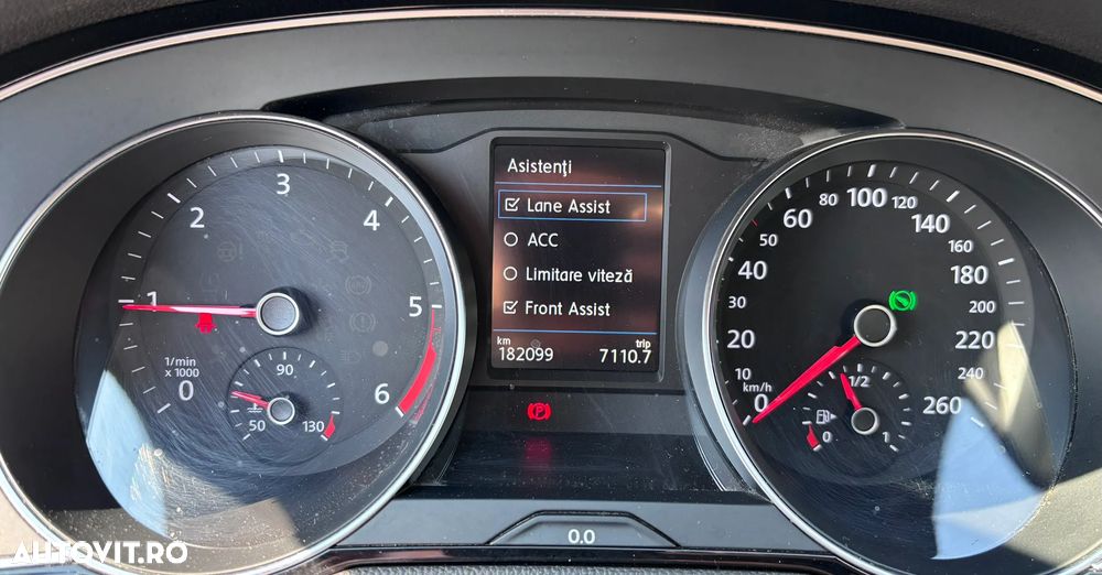 Volkswagen Passat 2.0 TDI SCR DSG Business - 24