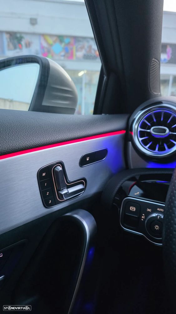 Mercedes-Benz A 250 e 8G-DCT AMG Line - 12