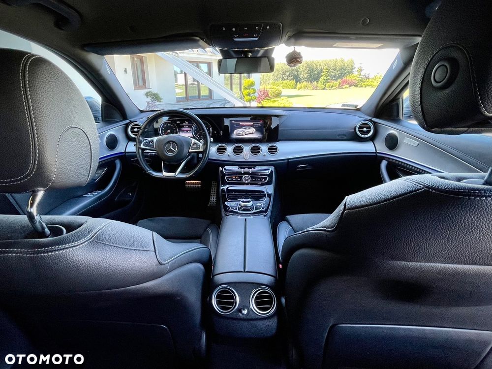Mercedes-Benz Klasa E 200 9G-TRONIC - 28