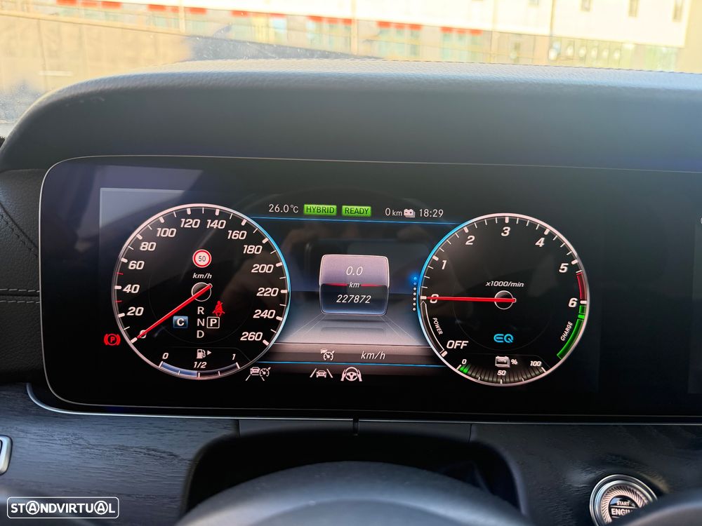 Mercedes-Benz E 300 Bluetec Hybrid Avantgarde - 19