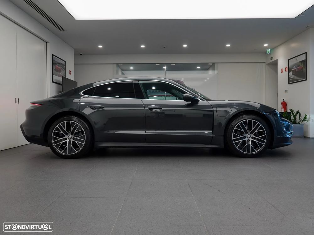 Porsche Taycan 4S - 9