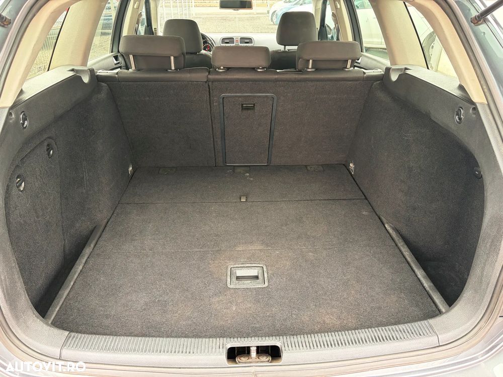 Volkswagen Golf 1.6 TDI DPF BlueMotion Technology Highline - 28