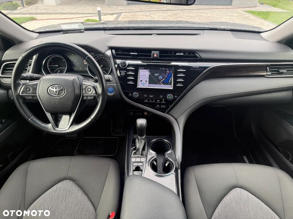 Toyota Camry 2.5 Hybrid Comfort CVT - 6