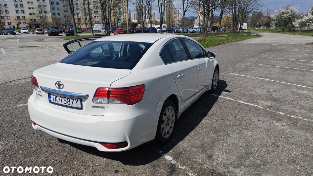 Toyota Avensis 2.0 D-4D Active - 8