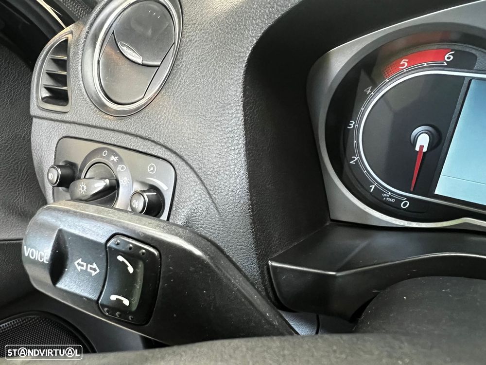 Ford S-Max 2.2 TDCi Titanium 7L - 29