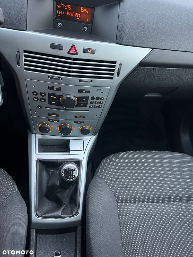 Opel Astra 1.6 Color Edition - 9