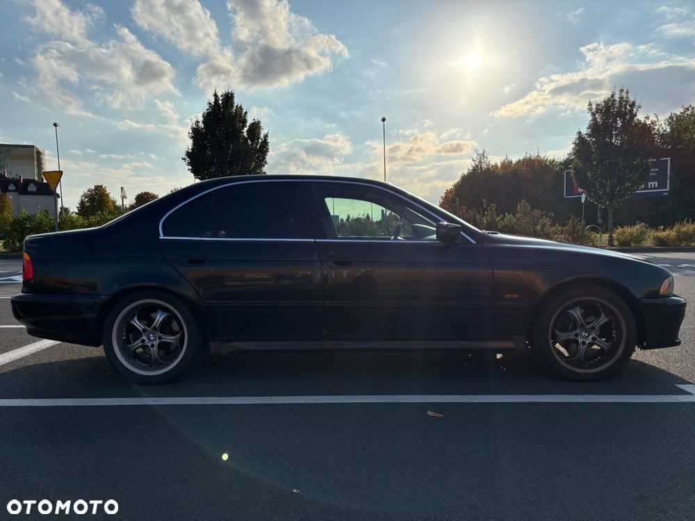 BMW Seria 5 525i - 6