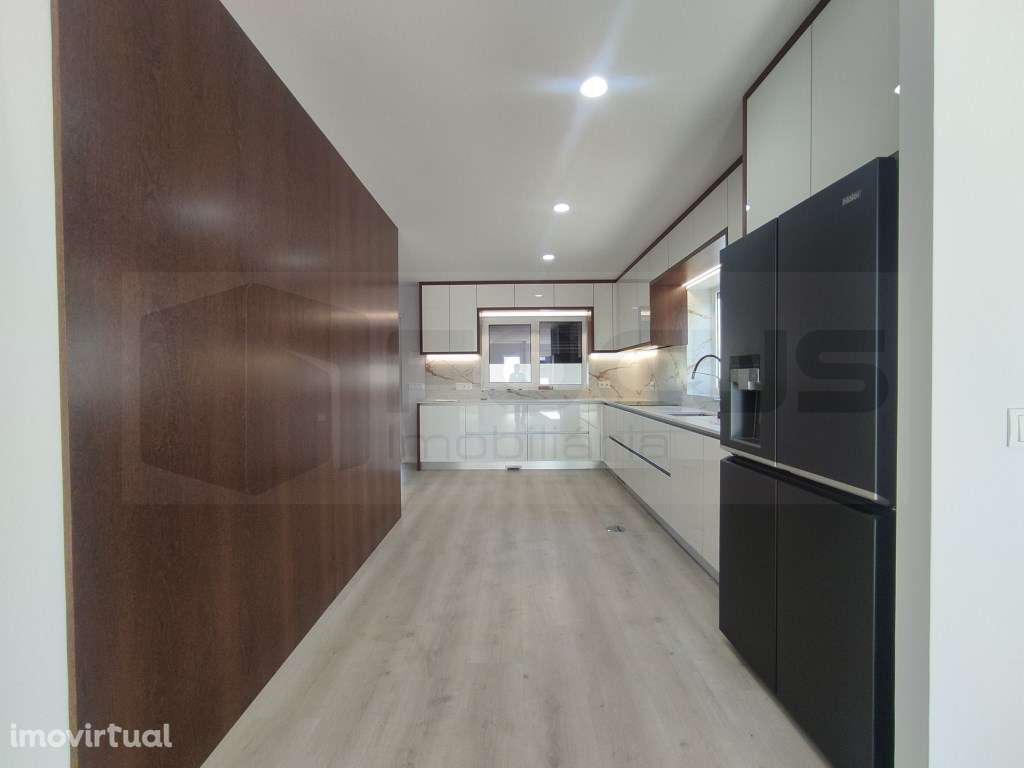 Espetacular Moradia T4 Aveiro / Aradas - Grande imagem: 4/33