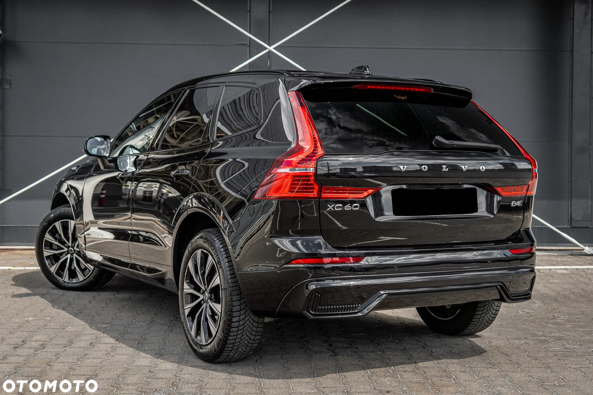 Volvo XC 60 B4 D AWD Plus Dark - 3