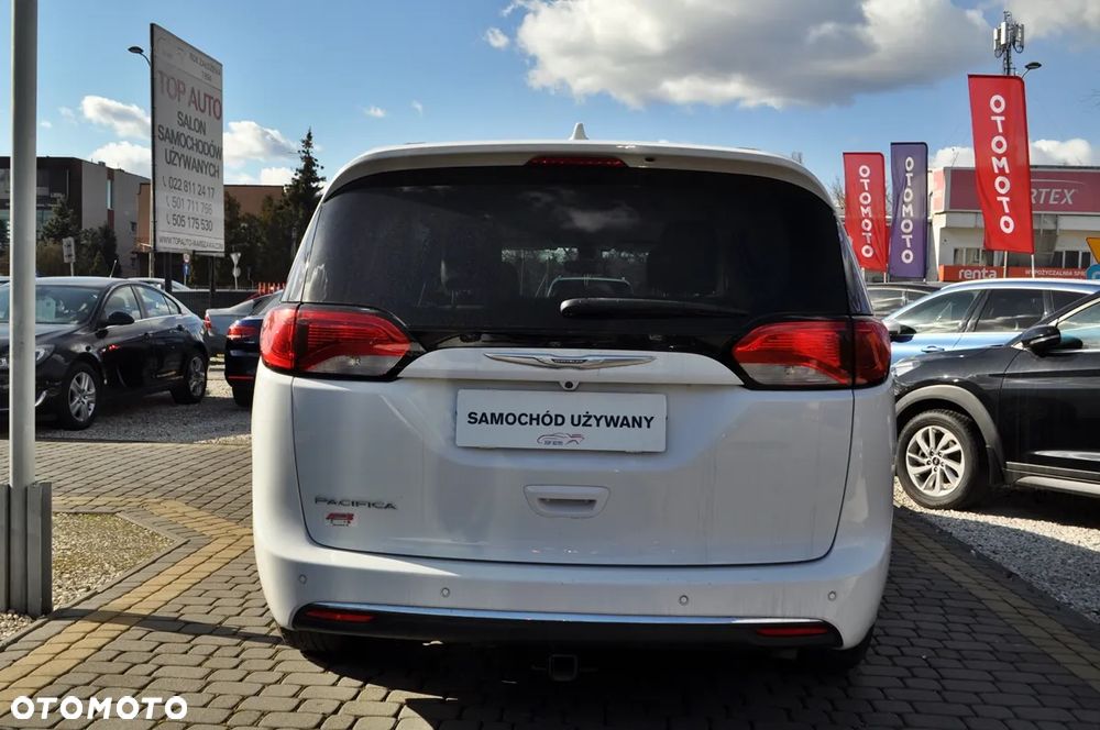 Chrysler Pacifica - 8