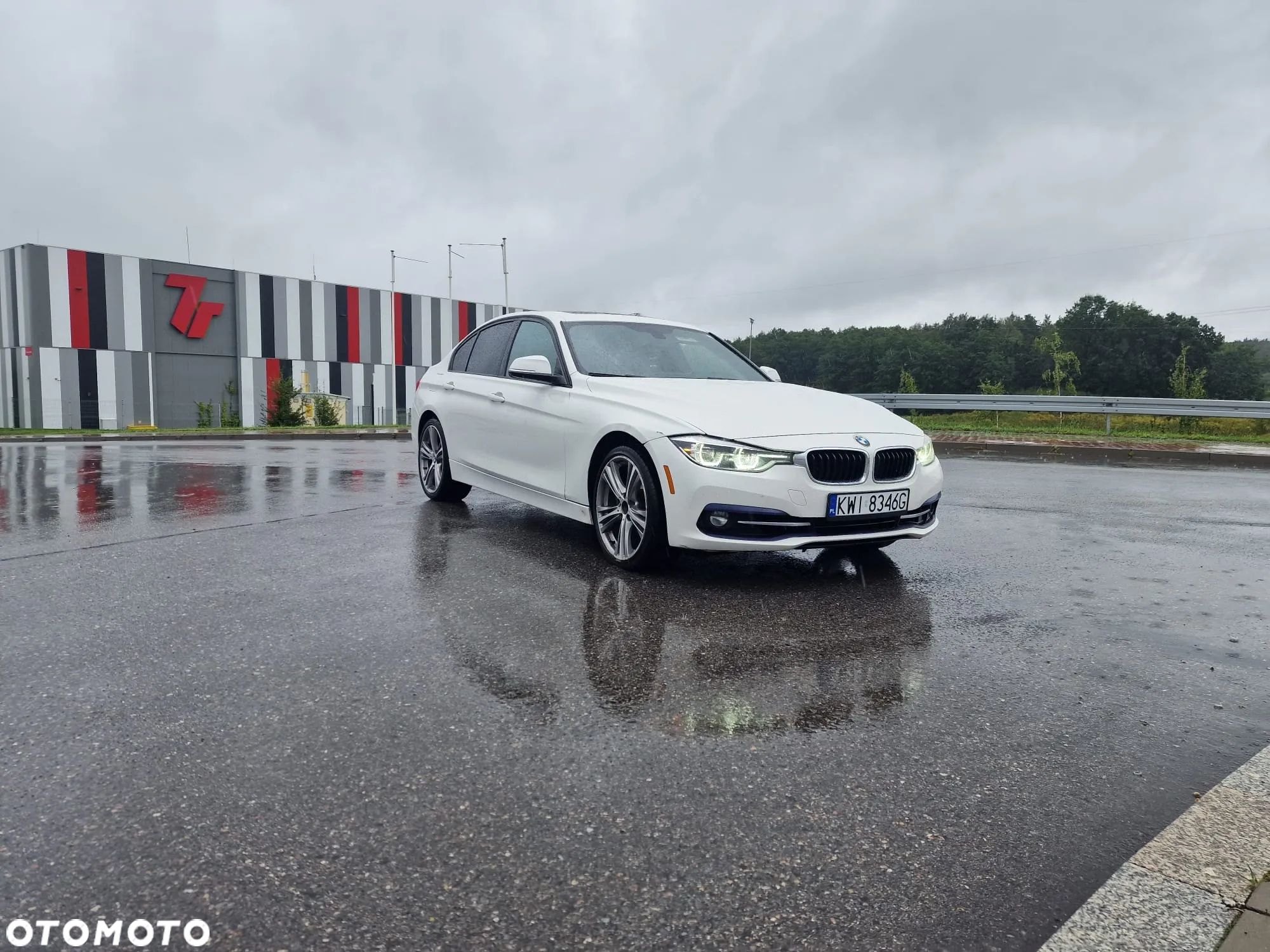 BMW Seria 3 330i - 1