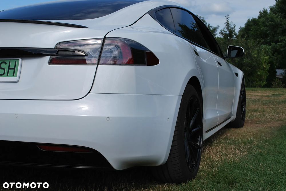 Tesla Model S - 17