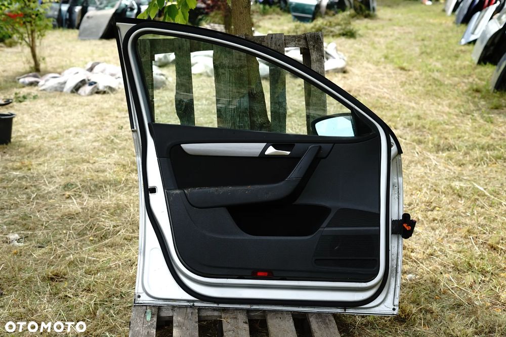 Drzwi przód przednie prawe VW Passat B7 Sedan LA7W - 8