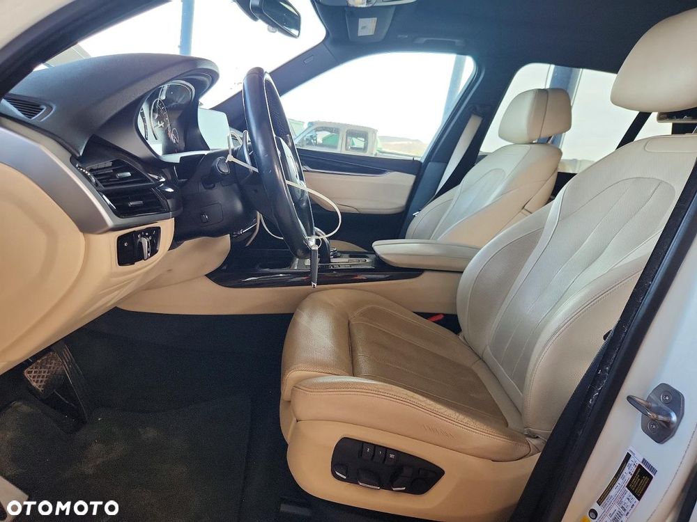 BMW X5 xDrive35i - 7