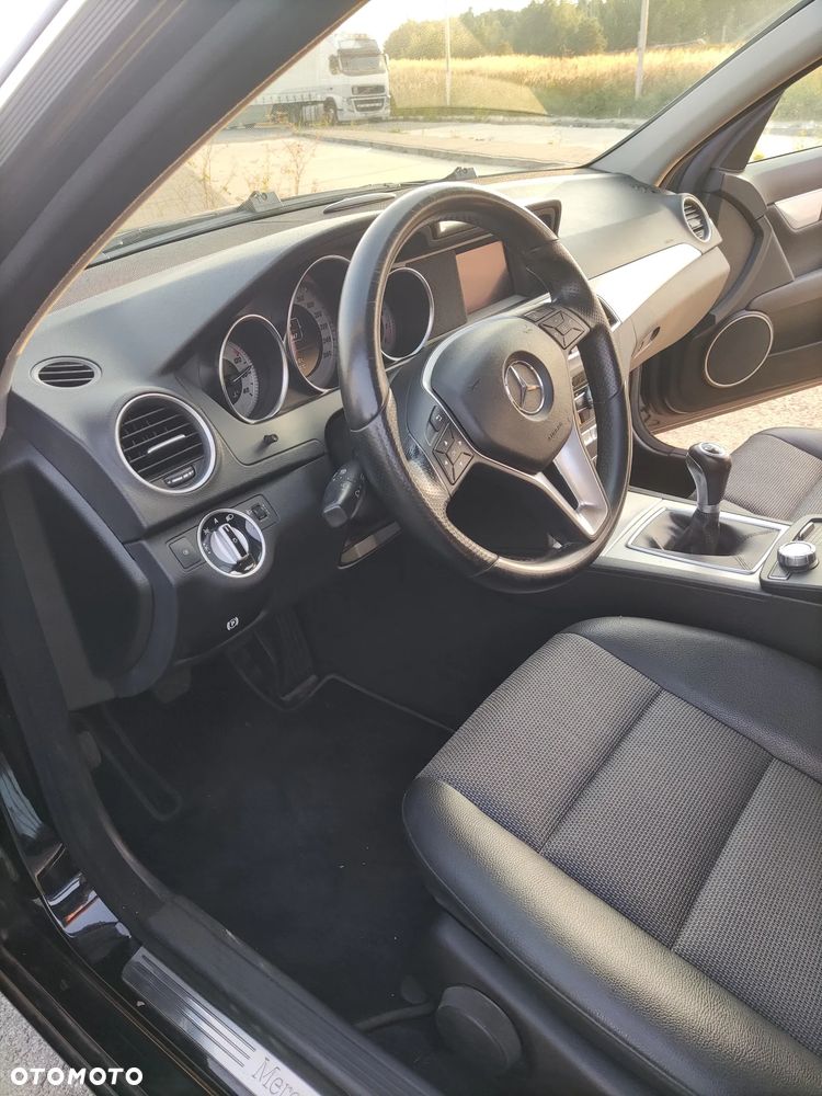 Mercedes-Benz Klasa C 180 BlueEFFICIENCY Avantgarde - 30