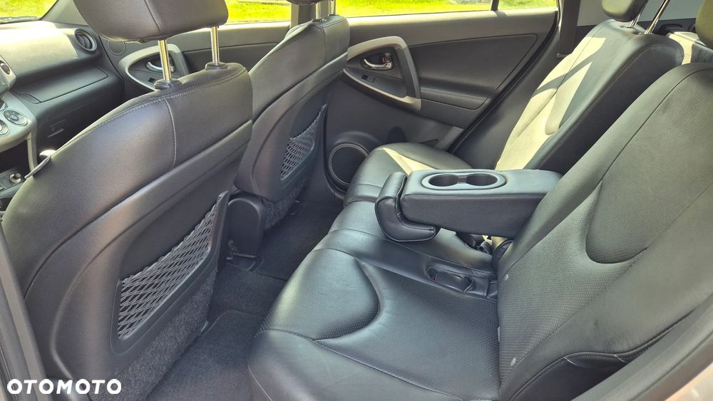 Toyota RAV4 2.0 4x4 Automatik Executive - 11