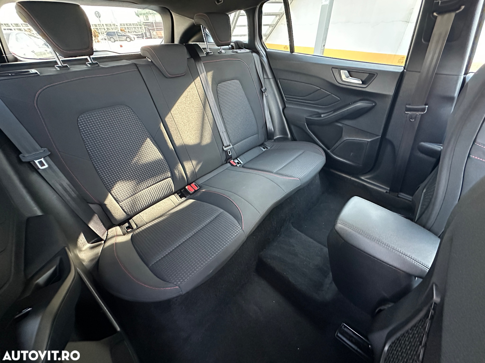 Ford Focus Turnier 2.0 EcoBlue Start-Stopp-System Aut. ST-LINE X - 8