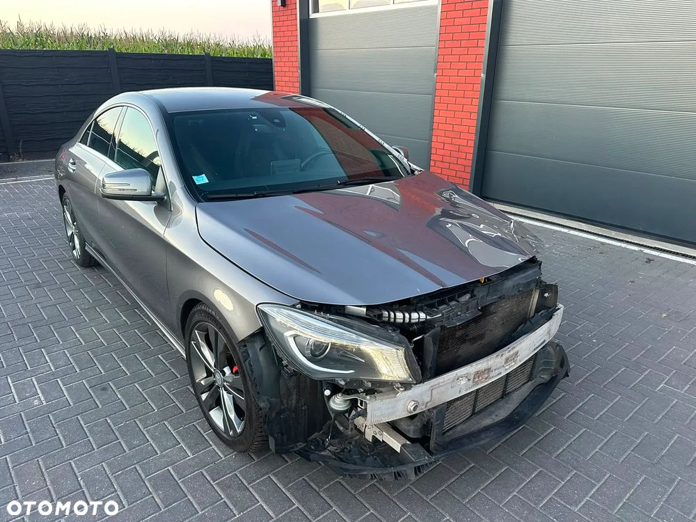 Mercedes-Benz CLA 180 d - 36
