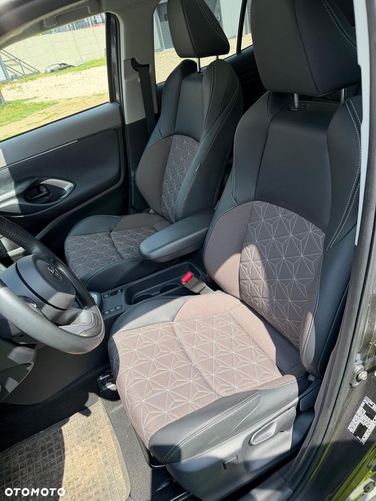 Toyota Yaris Cross Hybrid 1.5 Executive - 13